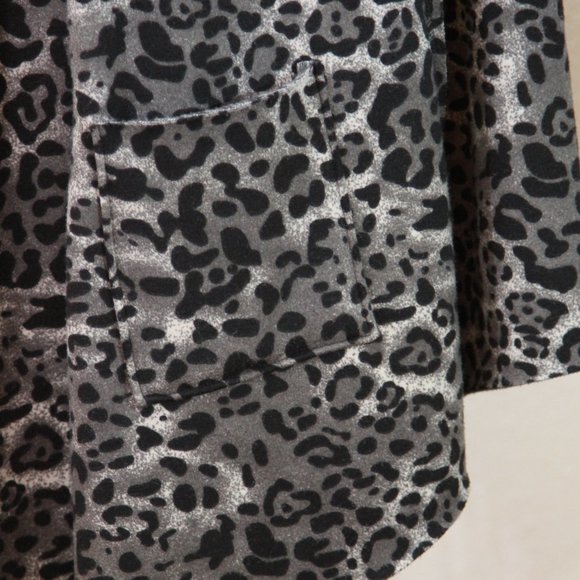 CHICO's Leopard print soft & plush long oversized Jacket/shacket NWOT size M/L - Picture 2 of 7